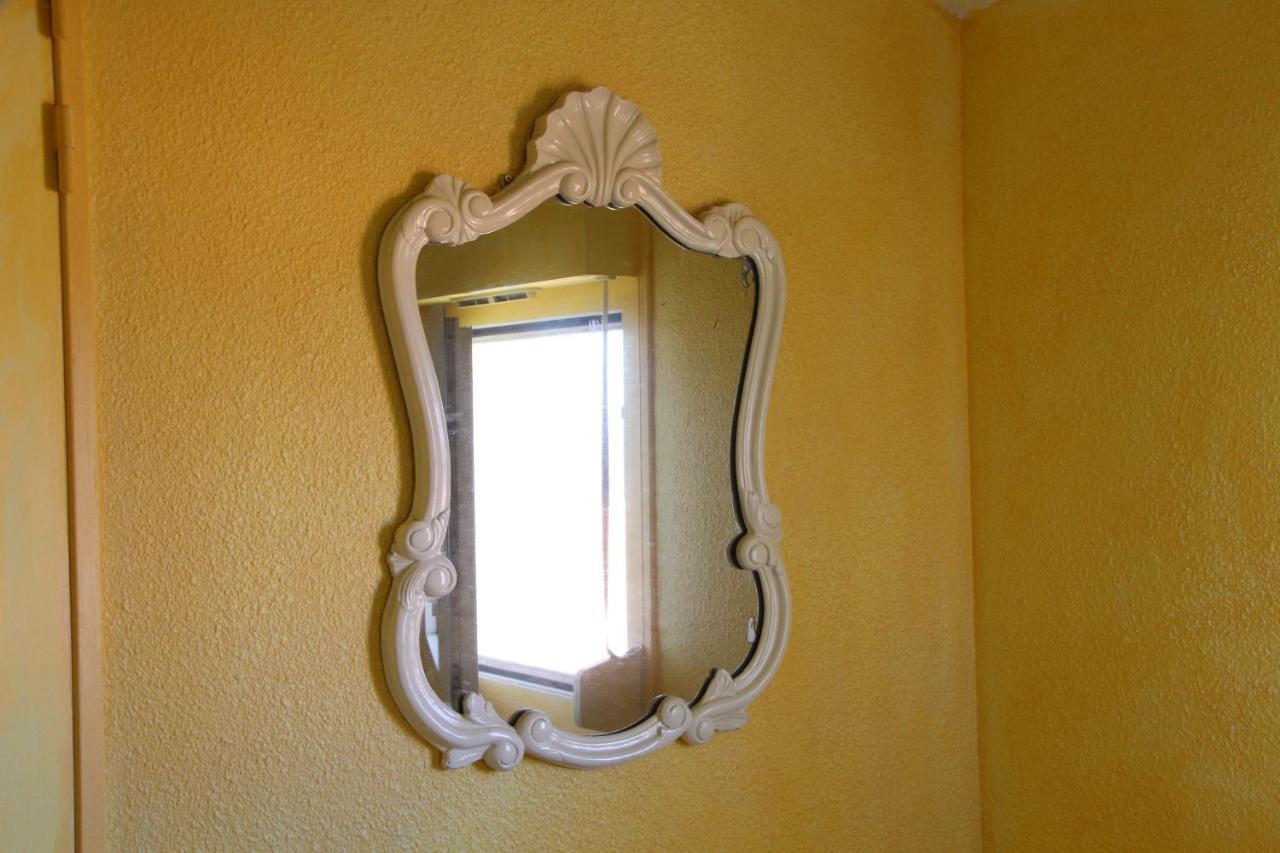 De La Couleur Aux Marquises Leilighet La Londe-les-Maures Eksteriør bilde